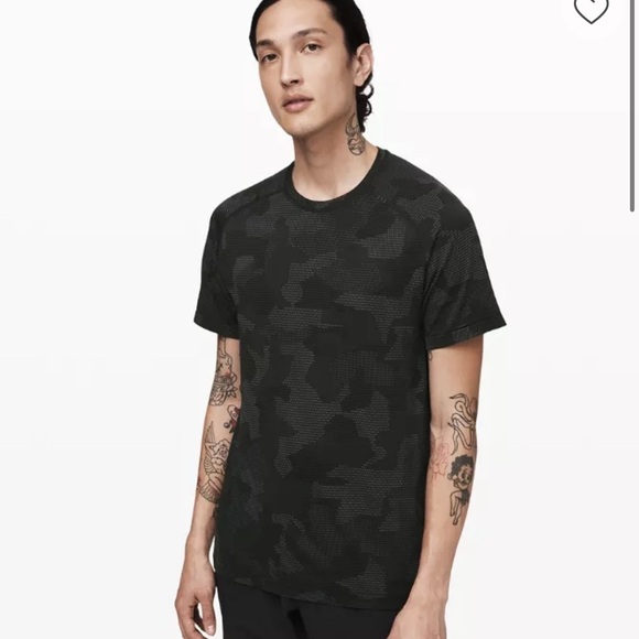 Lululemon Metal Vent Tech Short Sleeve Geo Camo Print Mens Medium - Picture 1 of 6
